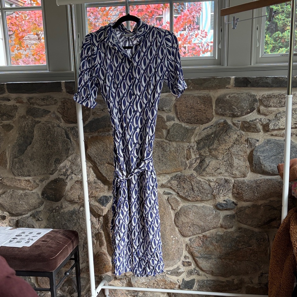 Zara Navy and White Geometric Long Sleeve Dress